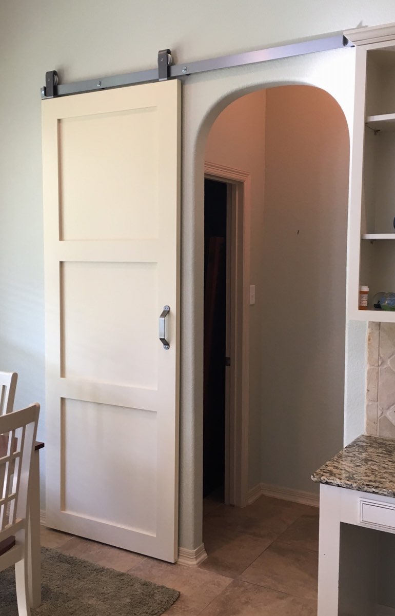 Выдвижная дверь на кухню фото